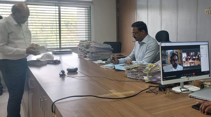 31883455-7b3a-4f57-9700-3d4c98c26433